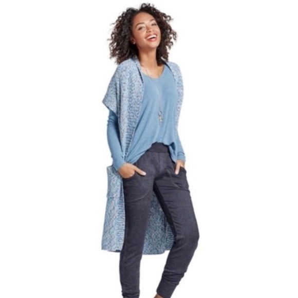 CAbi Sweaters - Cabi Napa Long Sweater Vest